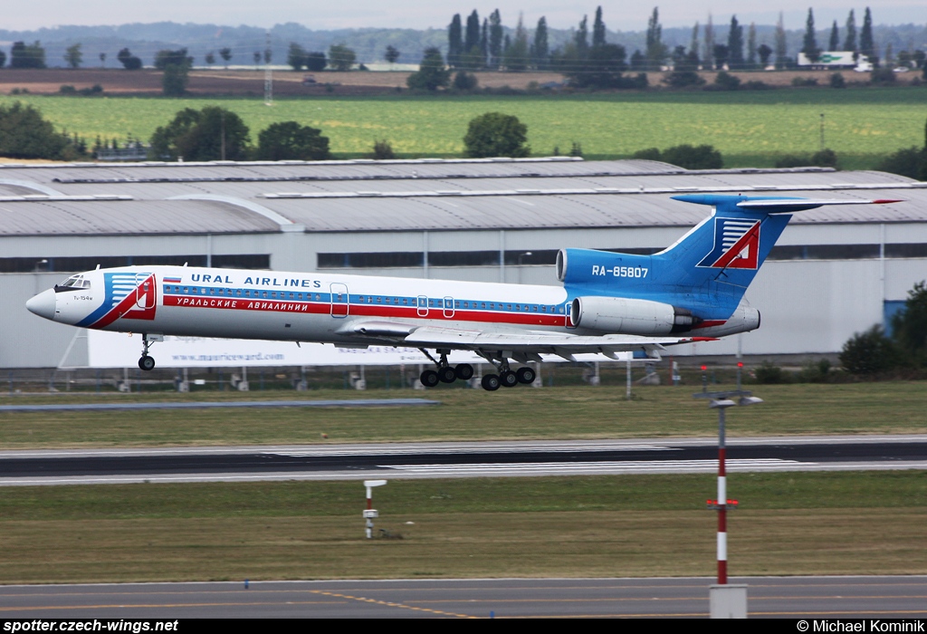 Ural Airlines | Tupolev Tu-154M | RA-85807