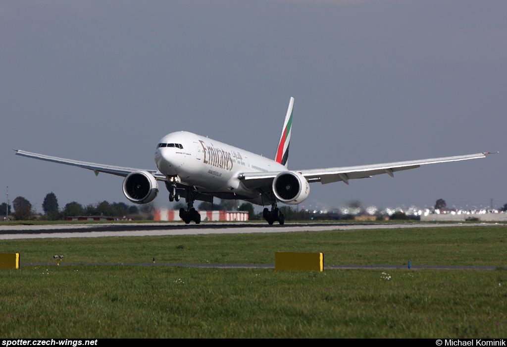 Emirates | Boeing 777-31HER | A6-EGL