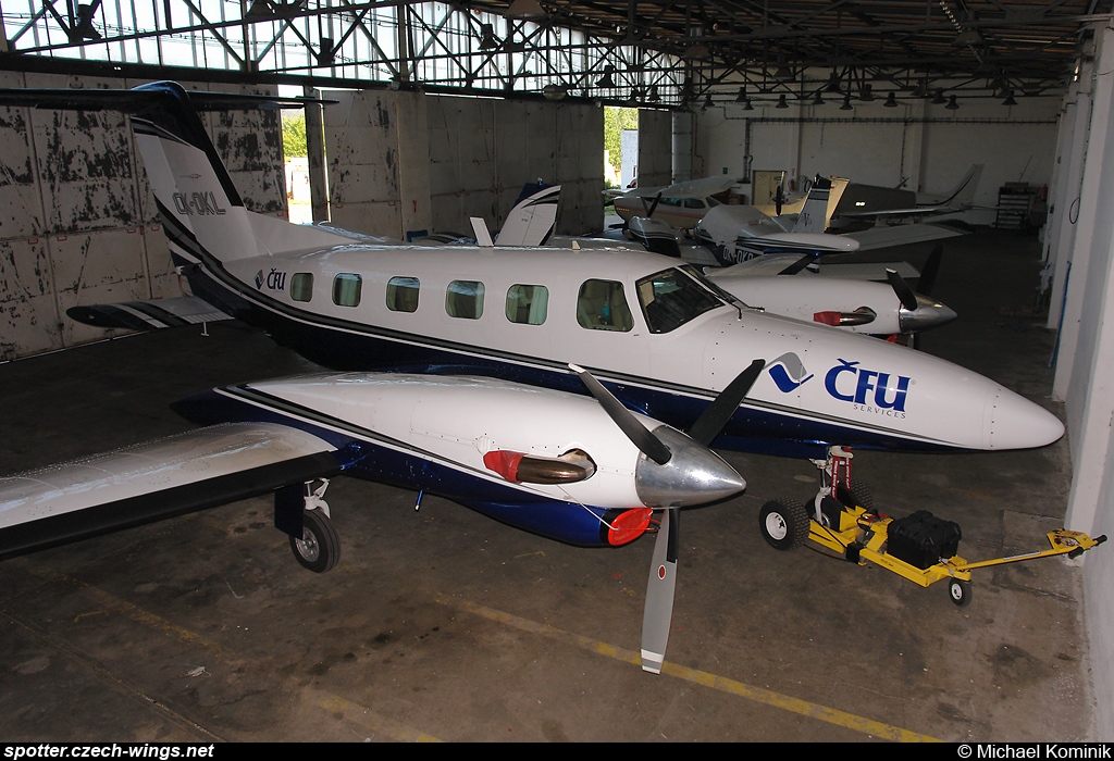 L-Consult | Piper PA-42-720 Cheyenne III | OK-OKL