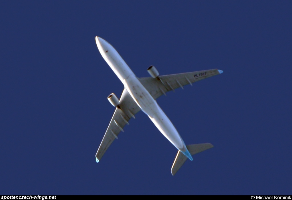 Korean Air | Airbus A330-323X | HL7587