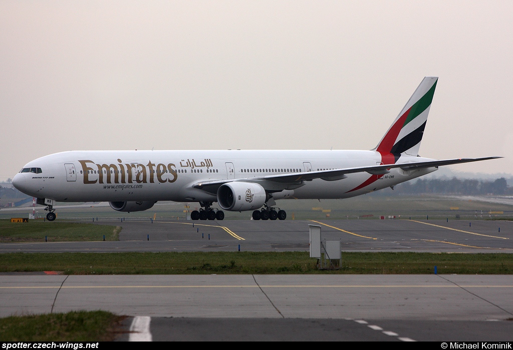 Emirates | Boeing 777-31H | A6-EMR