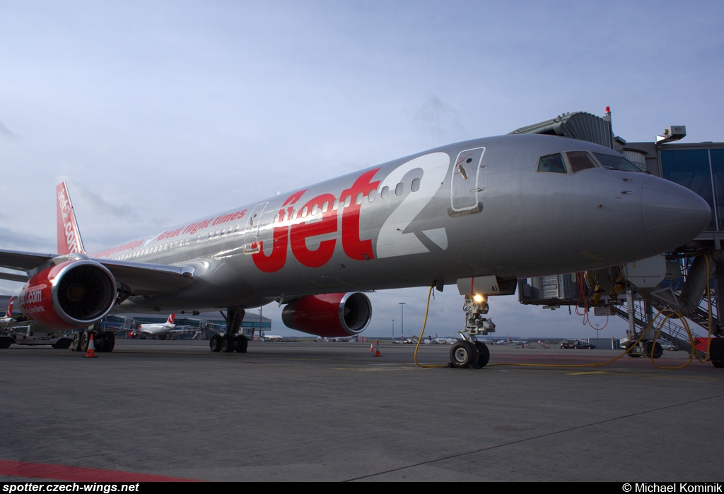 Jet2.com | Boeing 757-21B | G-LSAI