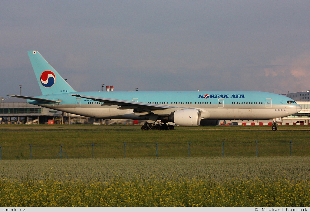 Korean Air | Boeing 777-2B5ER | HL7751