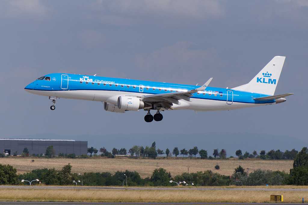 KLM Cityhopper | Embraer ERJ-190-100STD | PH-EZU