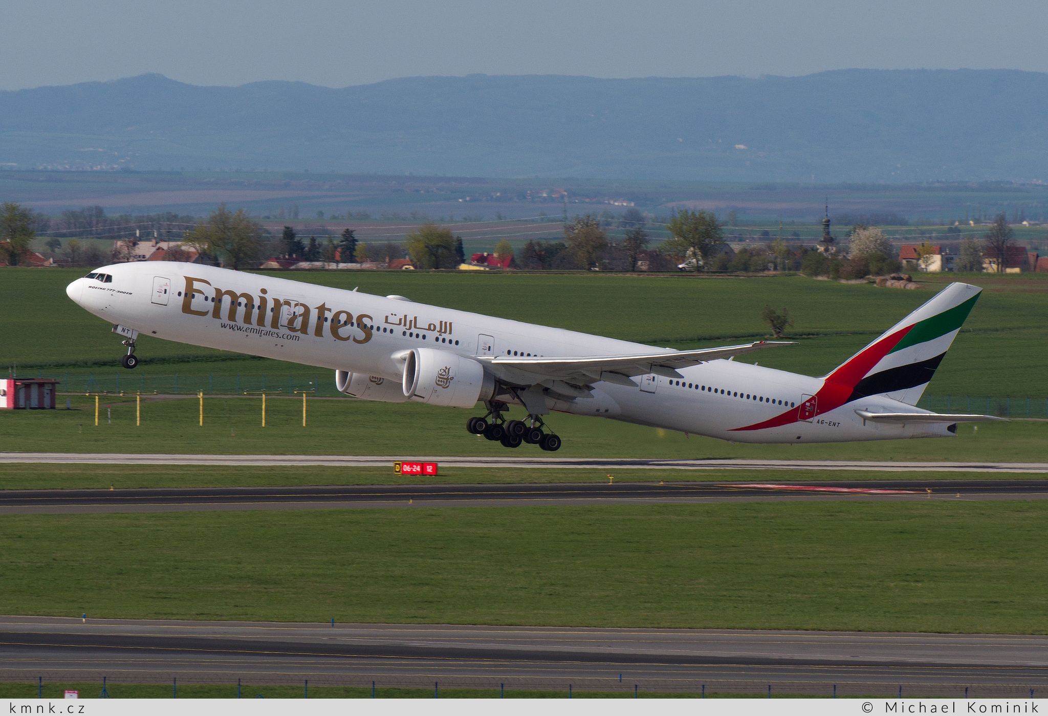 Emirates | Boeing 777-31HER | A6-ENT