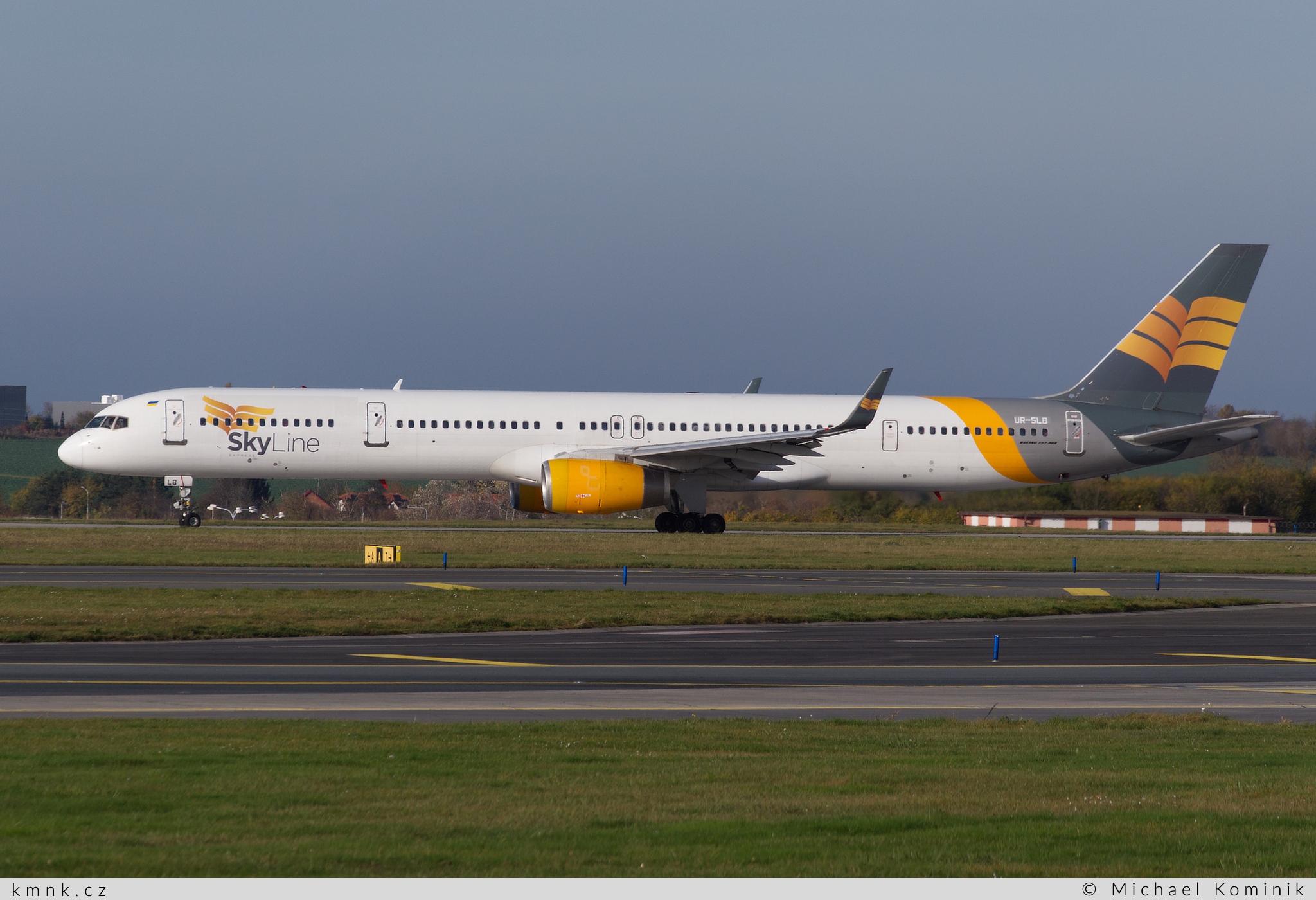 Skyline Express Airline | Boeing 757-330 | UR-SLB