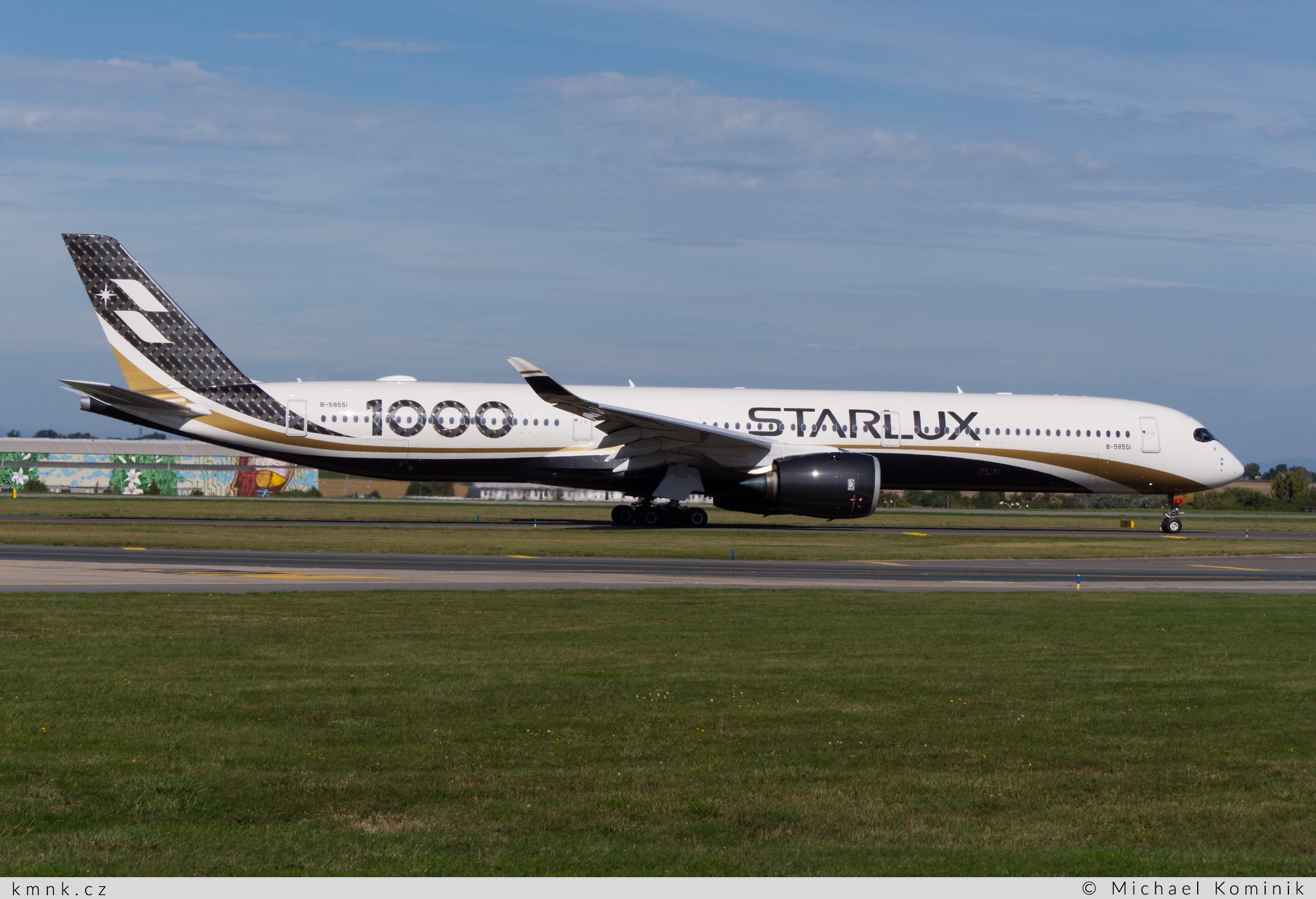 Starlux Airlines | Airbus A350-1041 | B-58551